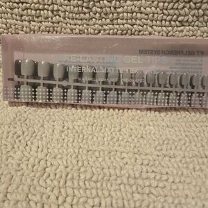 Pre-Shaped Soft Gel Soak-Off Nail Tips in Pale Pink and Glitter